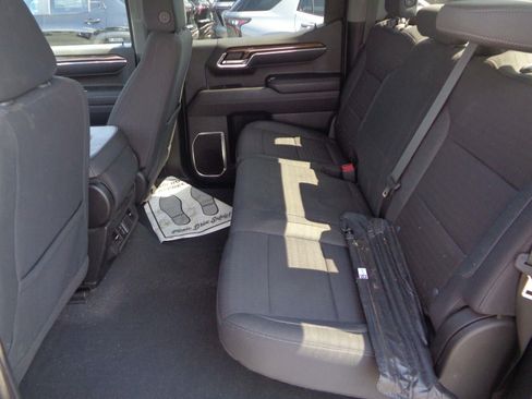 Used 2023 Chevrolet Silverado 1500 LT AWD/4WD image 16
