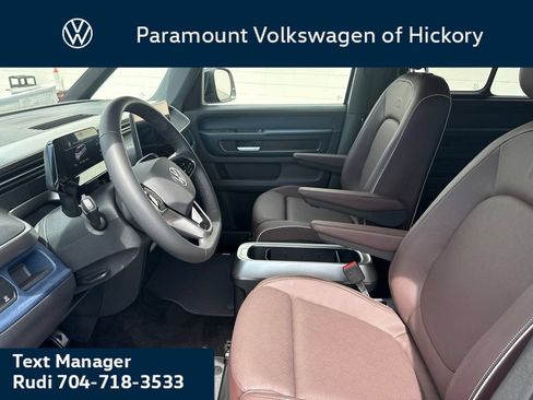 New 2025 Volkswagen ID. Buzz Pro S RWD image 24