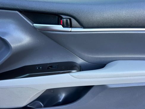 Used 2023 Toyota Camry SE image 17