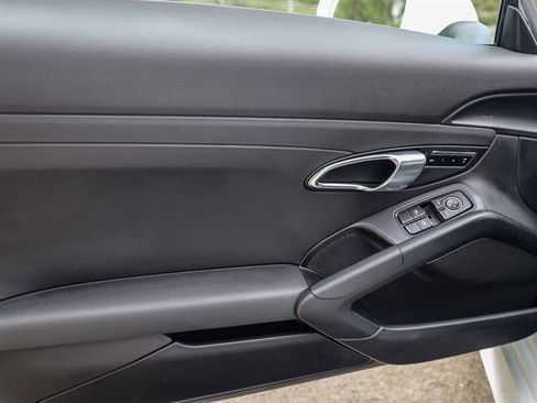 Used 2014 Porsche Boxster RWD image 25