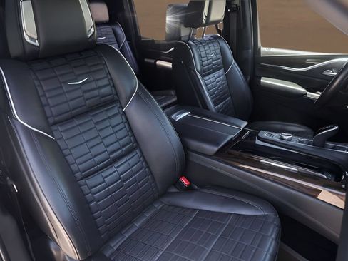 Used 2021 Cadillac Escalade ESV Sport Platinum w/ Heavy-Duty Trailer Package AWD/4WD image 33