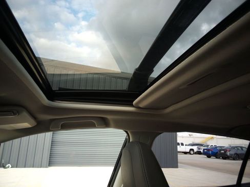 Used 2022 Subaru Crosstrek 2.5i Sport w/ Moonroof Package image 23