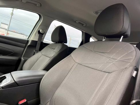 Certified 2025 Hyundai Tucson SE image 10