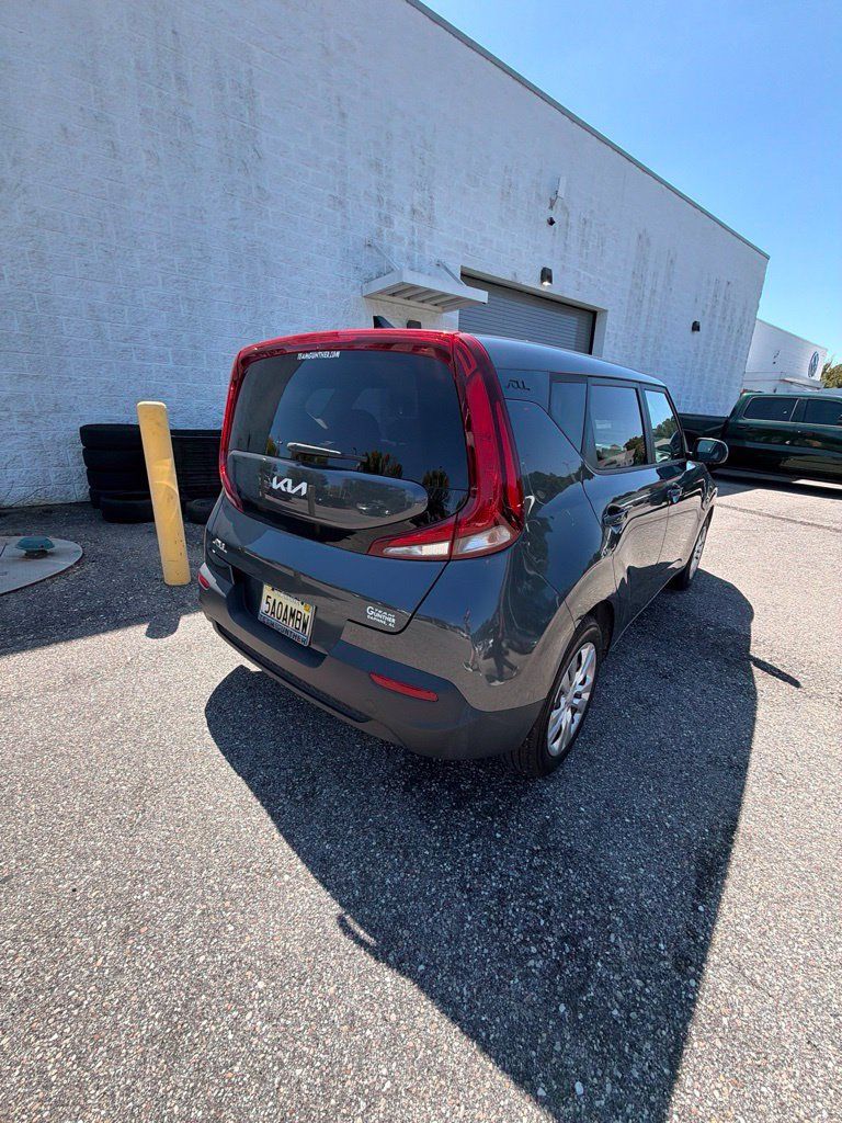 Used 2022 Kia Soul LX FWD image 10