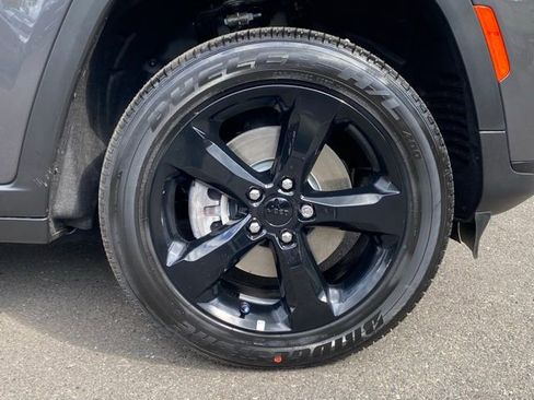 New 2025 Jeep Grand Cherokee L Altitude image 19