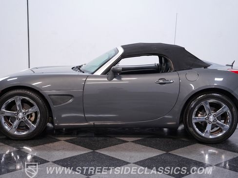 Used 2008 Pontiac Solstice GXP w/ Premium Package RWD image 2