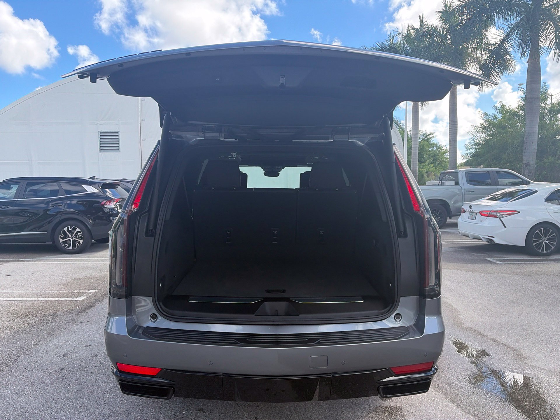 Certified 2022 Cadillac Escalade ESV Premium Luxury Platinum AWD/4WD image 6
