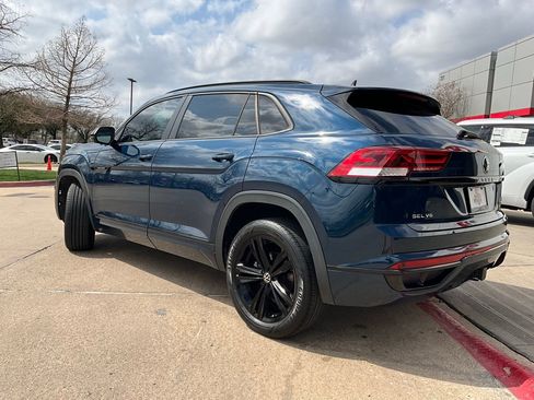 Used 2022 Volkswagen Atlas Cross Sport SEL R-Line image 7