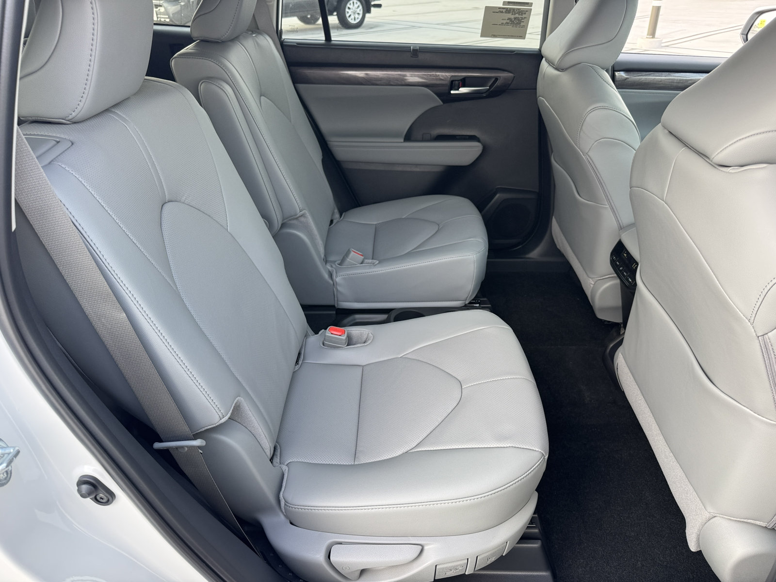 New 2026 Toyota Highlander Limited AWD/4WD image 5