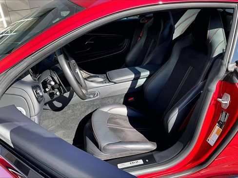 Used 2023 Aston Martin DB11 Coupe RWD image 22