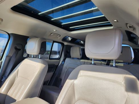 Used 2020 Land Rover Defender 110 HSE image 11