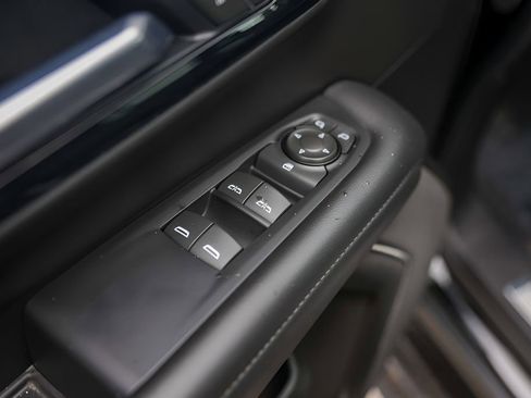 Used 2025 Chevrolet Tahoe LT image 23