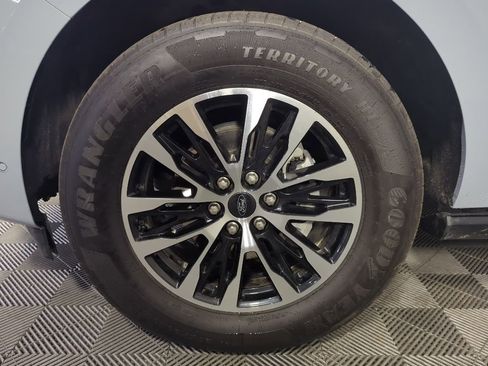 Used 2025 Ford Expedition Platinum AWD/4WD image 14