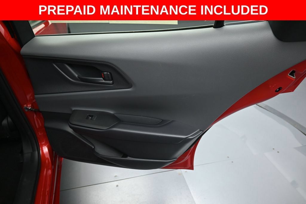 Certified 2025 Toyota Prius LE FWD image 29