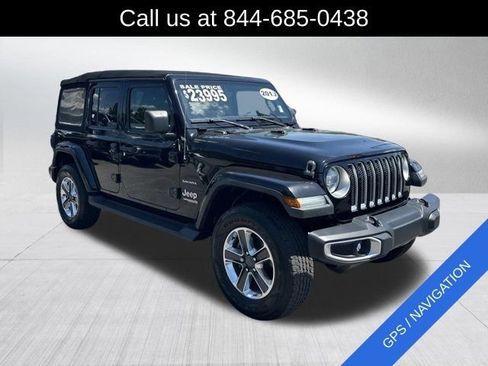 Used 2019 Jeep Wrangler Unlimited Sahara AWD/4WD image 3