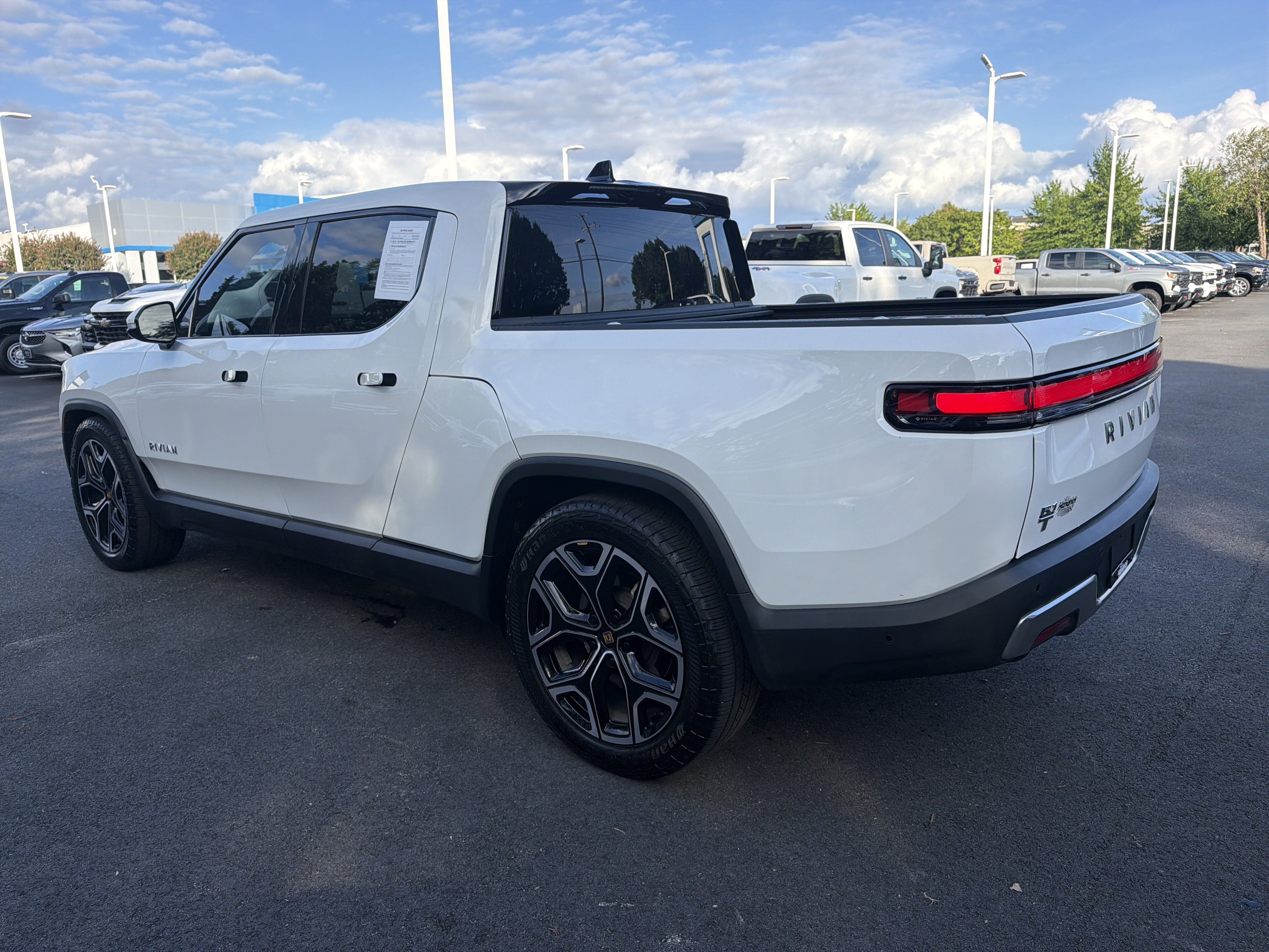 Used 2023 Rivian R1T Adventure Dual AWD/4WD image 8