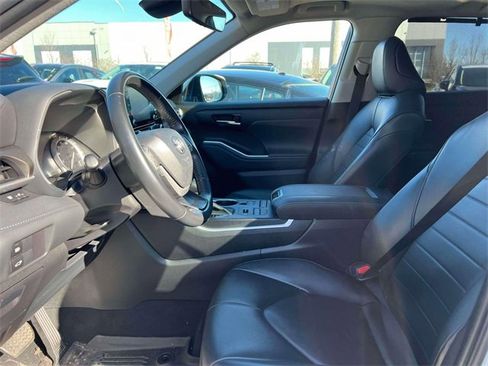 Used 2022 Toyota Highlander XLE image 16