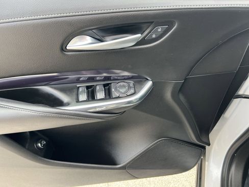 Used 2023 Cadillac XT4 Luxury w/ Cold Weather Package image 15