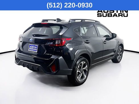 Used 2025 Subaru Crosstrek 2.0i Premium image 8