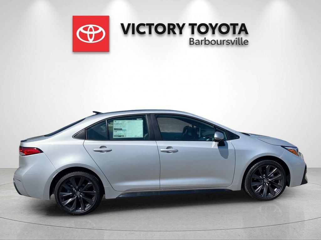 Used 2026 Toyota Corolla SE w/ SE Package FWD image 6
