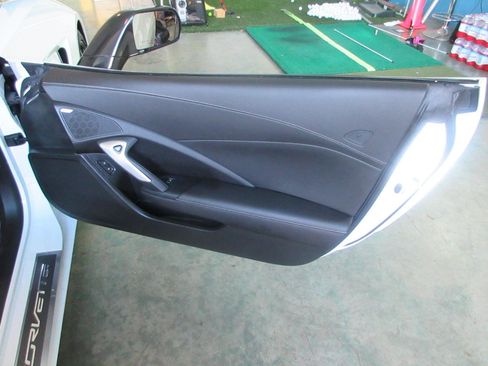 Used 2017 Chevrolet Corvette Stingray Coupe w/ Carbon Flash Badge Package image 21