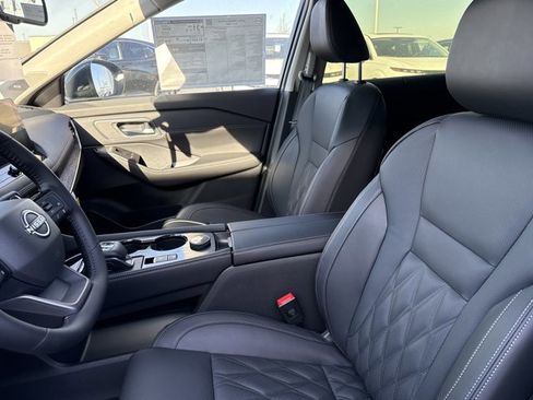 New 2026 Nissan Rogue Platinum AWD/4WD image 5