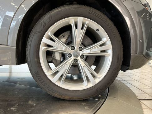 Used 2019 Audi Q8 Prestige w/ Towing Package image 11