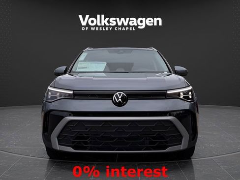 Certified 2025 Volkswagen Taos SE FWD image 2