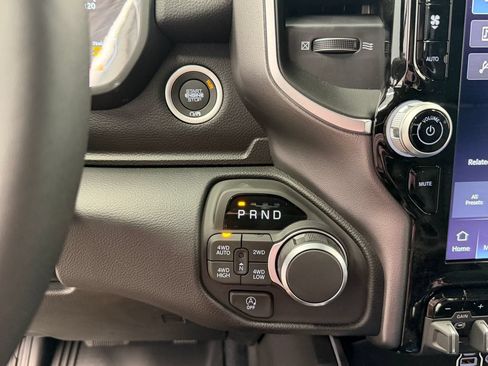 New 2026 RAM 1500 4x4 Crew Cab image 28