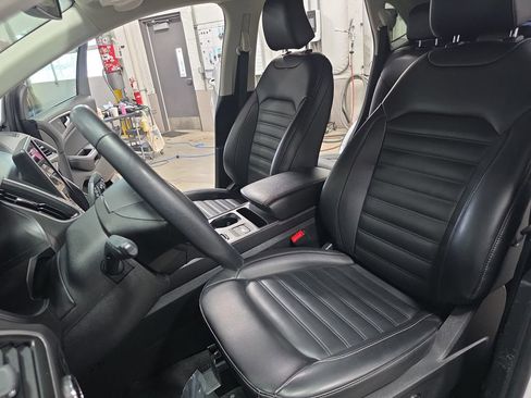 Used 2024 Ford Edge SEL image 15