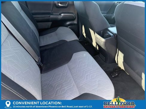 Used 2022 Toyota Tacoma TRD Off-Road RWD image 8