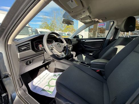 Used 2019 Volkswagen Jetta SE image 5