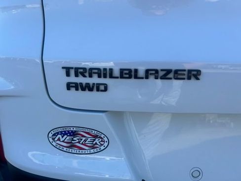 Used 2024 Chevrolet TrailBlazer RS w/ Convenience Package AWD/4WD image 11