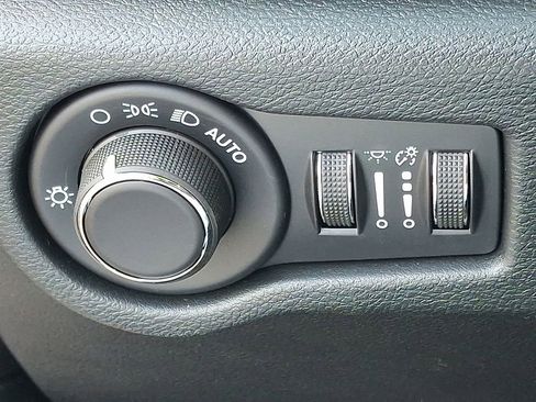New 2026 Chrysler Voyager LX FWD image 20
