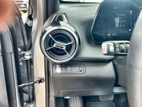 Certified 2025 Chevrolet Equinox LT image 17