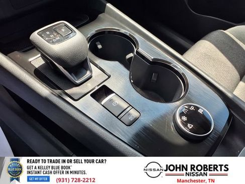Used 2025 Nissan Rogue SV AWD/4WD image 29