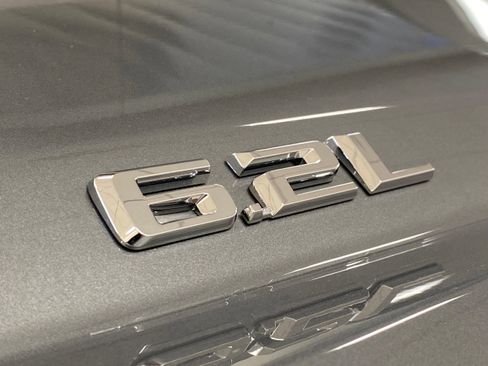 Used 2024 Chevrolet Silverado 1500 High Country w/ Technology Package image 13