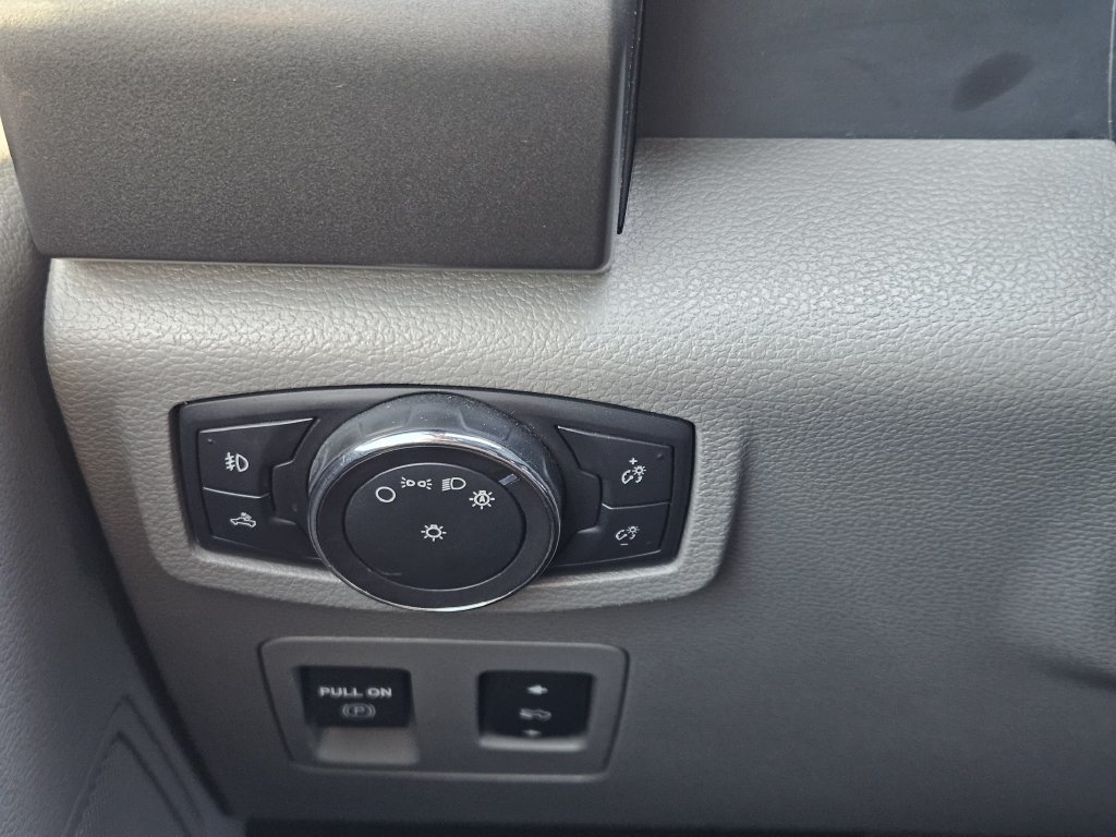 Used 2018 Ford F150 XLT w/ Equipment Group 302A Luxury AWD/4WD image 21
