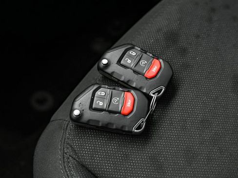 Used 2021 Jeep Wrangler Unlimited Sahara w/ Uconnect 4C Nav & Sound Group AWD/4WD image 57