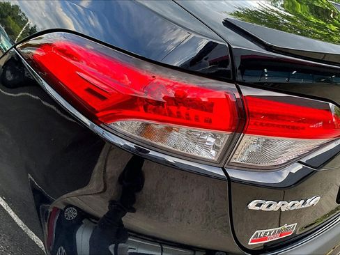Used 2025 Toyota Corolla SE AWD/4WD image 27