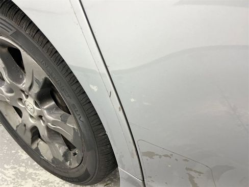 Used 2011 Toyota Sienna SE image 34