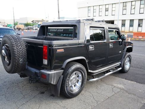 Used 2005 HUMMER H2 SUT w/ Preferred Equipment Group AWD/4WD image 26