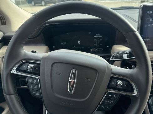 Used 2022 Lincoln Nautilus Reserve w/ Equipment Group 202A image 13