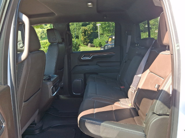 Used 2023 GMC Sierra 1500 Denali w/ Technology Package AWD/4WD image 10