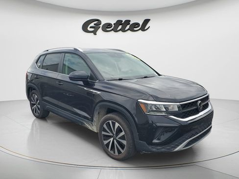 Used 2023 Volkswagen Taos SE AWD/4WD image 2