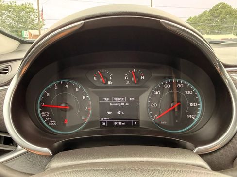 Used 2020 Chevrolet Malibu LT FWD image 19