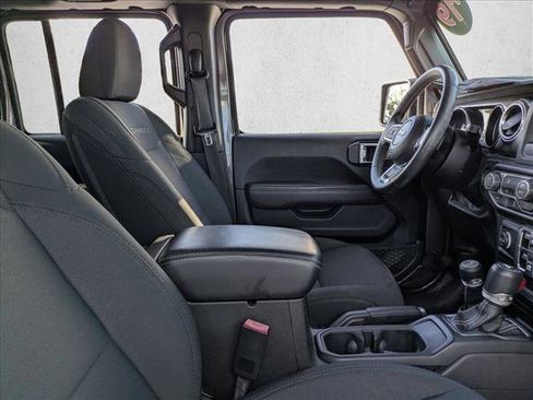 Used 2019 Jeep Wrangler Unlimited Sahara w/ Safety Group image 20