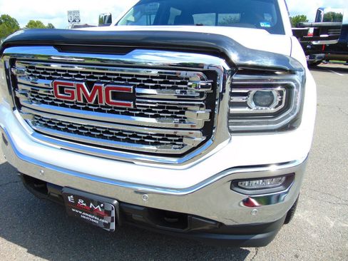 Used 2018 GMC Sierra 1500 SLT AWD/4WD image 39