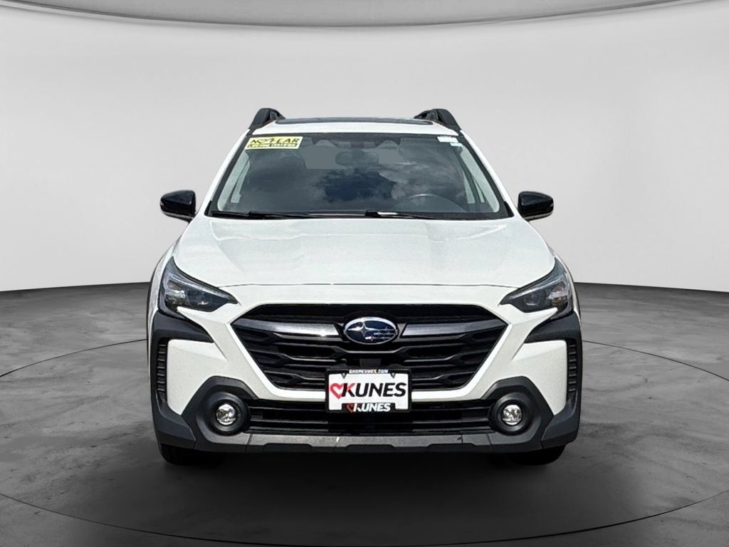 Used 2025 Subaru Outback Premium AWD/4WD image 2