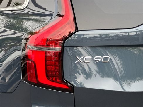 New 2026 Volvo XC90 B6 Plus w/ Protection Package Premier image 27